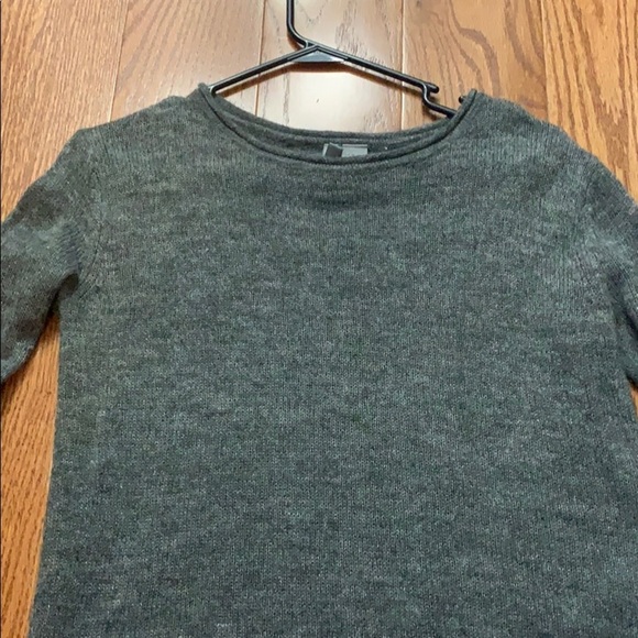 H&M distressed sweater - Picture 3 of 8